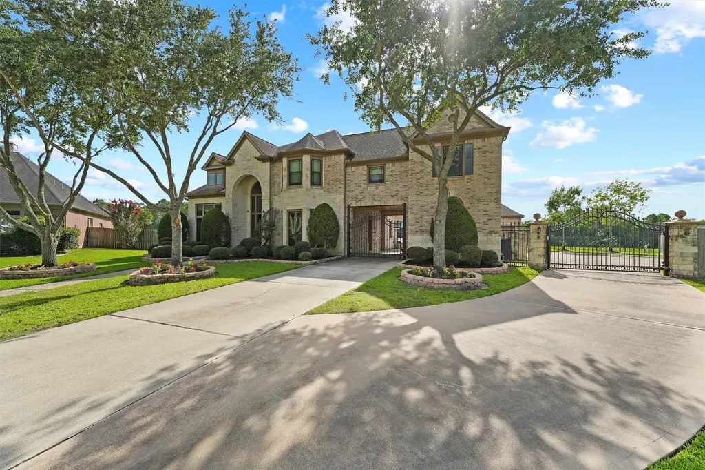 3100 Richard Lane Friendswood TX 77546