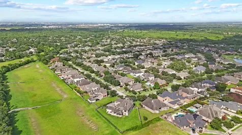 3100 Richard Lane Friendswood TX 77546