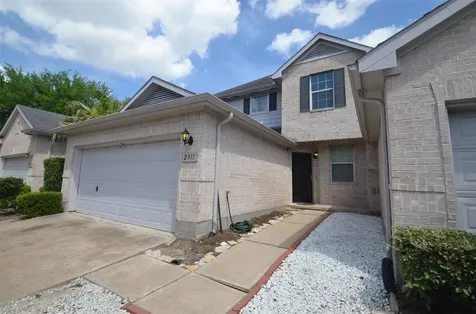 2911 Meadowglen Cove Houston TX 77082
