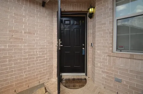 2911 Meadowglen Cove Houston TX 77082