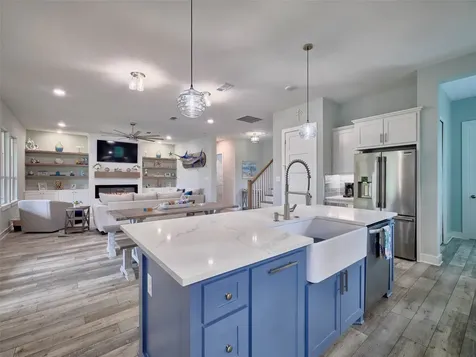 431 Private Road 652 Sargent TX 77414