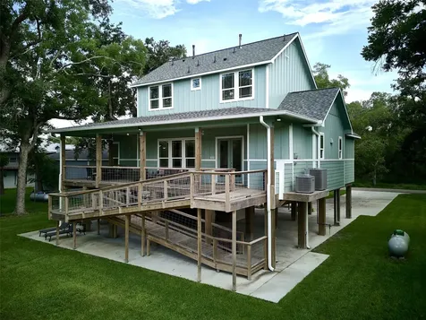 431 Private Road 652 Sargent TX 77414