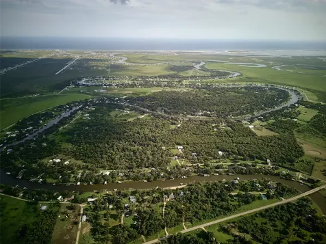 431 Private Road 652 Sargent TX 77414