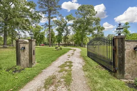 736 County Road 3372 Cleveland TX 77327