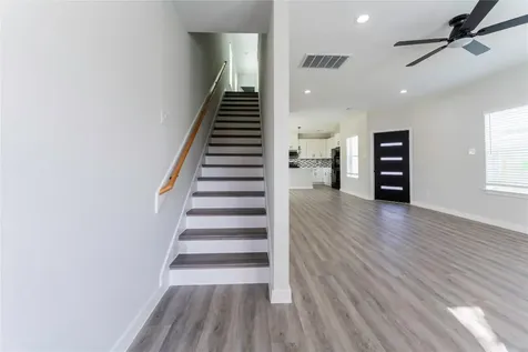 320 New Hampshire Street Houston TX 77029