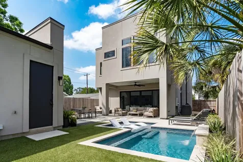 935 Gardenia Drive Houston TX 77018
