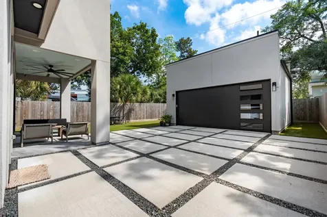 935 Gardenia Drive Houston TX 77018