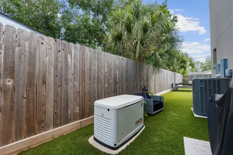 935 Gardenia Drive Houston TX 77018