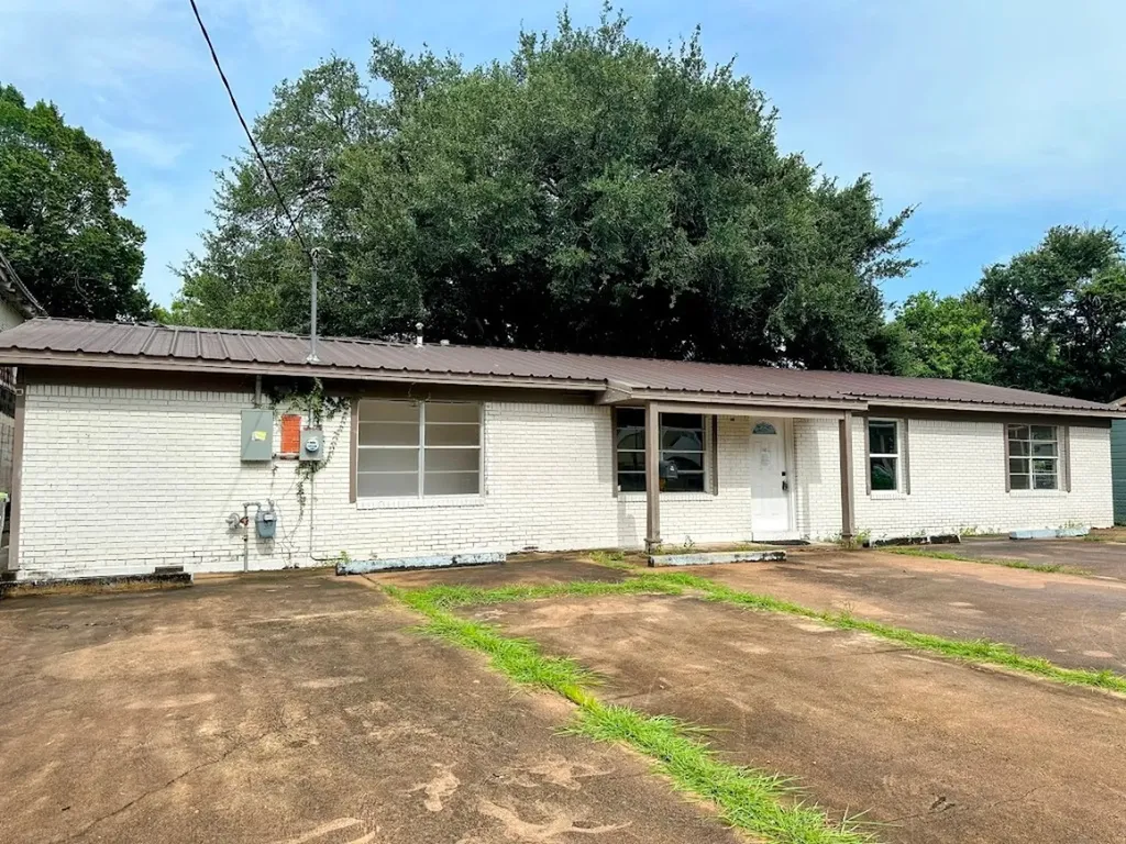 1713 Avenue M Bay City TX 77414