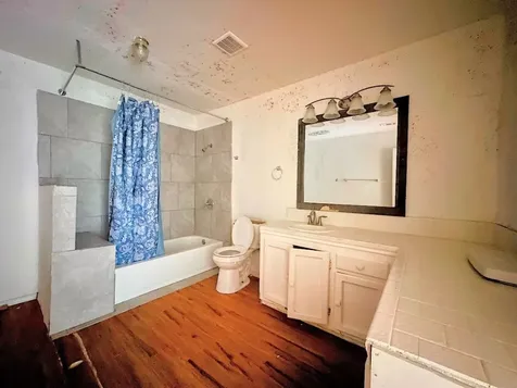 1713 Avenue M Bay City TX 77414
