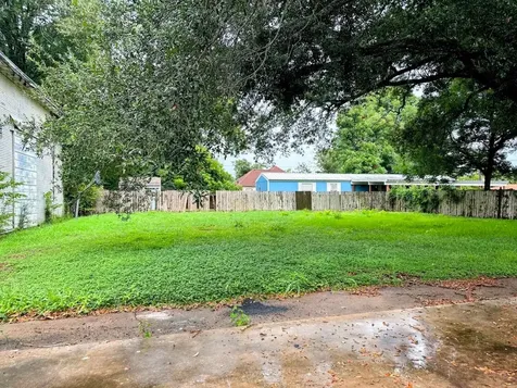 1713 Avenue M Bay City TX 77414