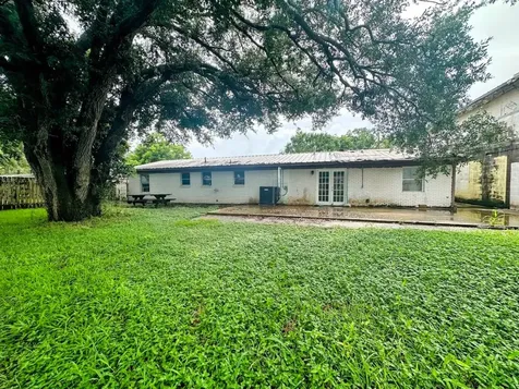 1713 Avenue M Bay City TX 77414