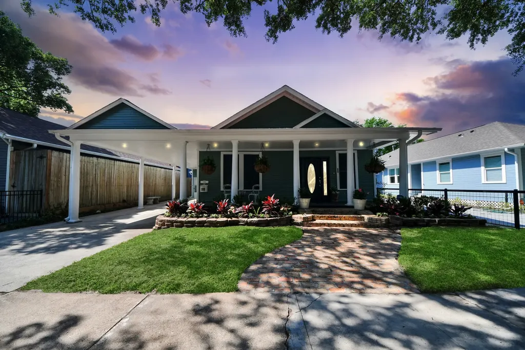 1114 W Cottage Street Houston TX 77009
