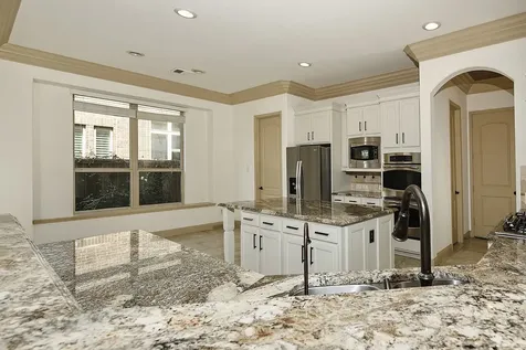 27 Tioga Place The Woodlands TX 77375