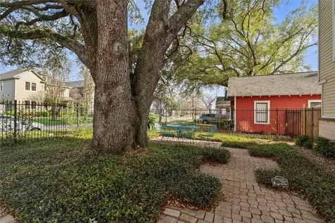 421 Harvard Street E Houston TX 77007