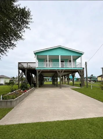 906 Moms Road Port Bolivar TX 77650