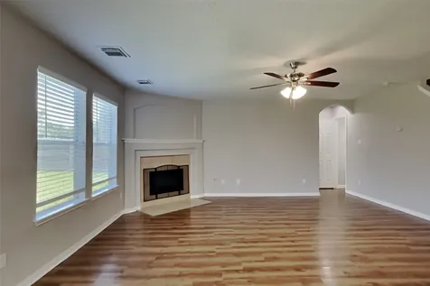 5803 Village Grove Drive Pearland TX 77581