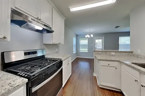 5803 Village Grove Drive Pearland TX 77581