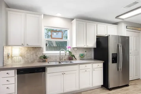63 Hideaway Drive Friendswood TX 77546