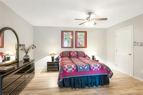 63 Hideaway Drive Friendswood TX 77546