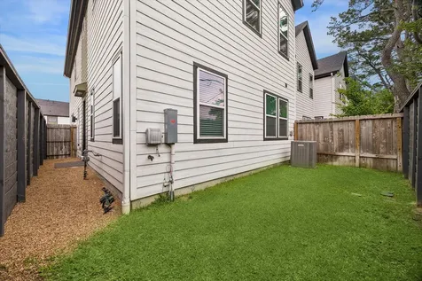 1117 Highland Square Lane Houston TX 77091