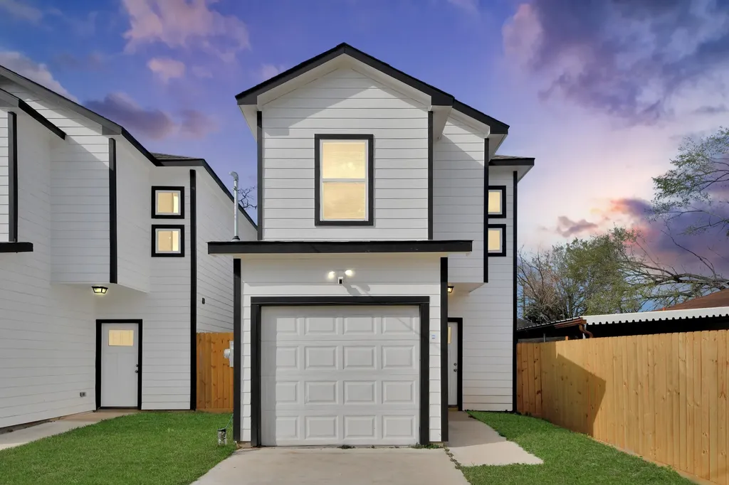 4013 Elmwood Street Houston TX 77051