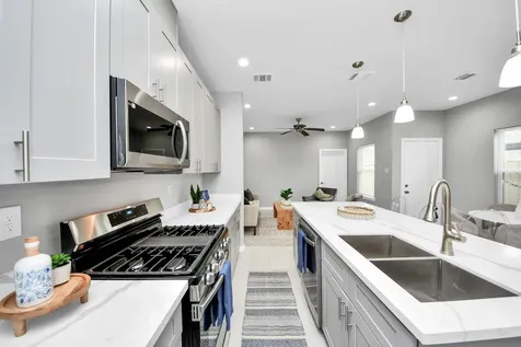 4013 Elmwood Street Houston TX 77051