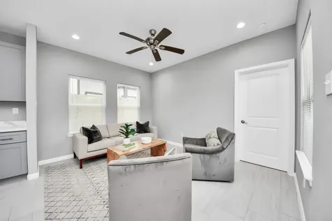 4013 Elmwood Street Houston TX 77051