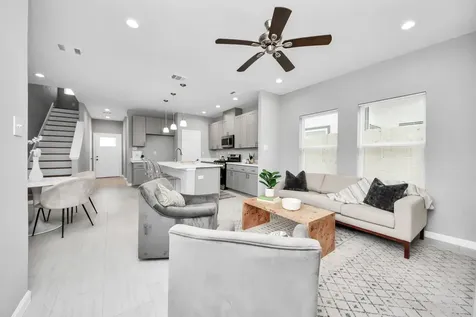 4013 Elmwood Street Houston TX 77051