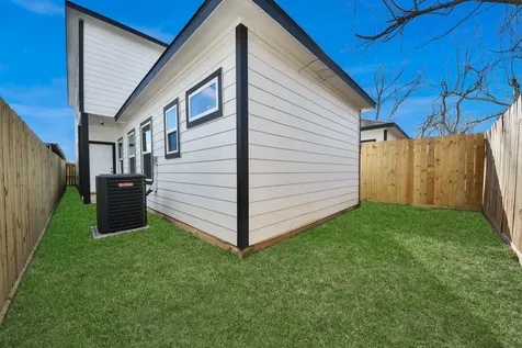 4013 Elmwood Street Houston TX 77051