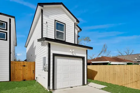 4013 Elmwood Street Houston TX 77051