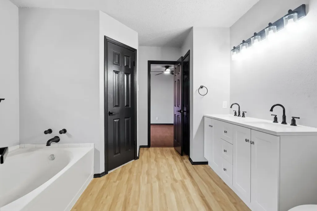 7974 Wayside Trail San Antonio TX 78244