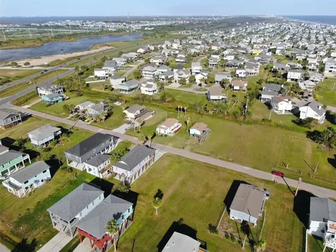 4024B Surf Drive Galveston TX 77554