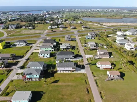 4024B Surf Drive Galveston TX 77554