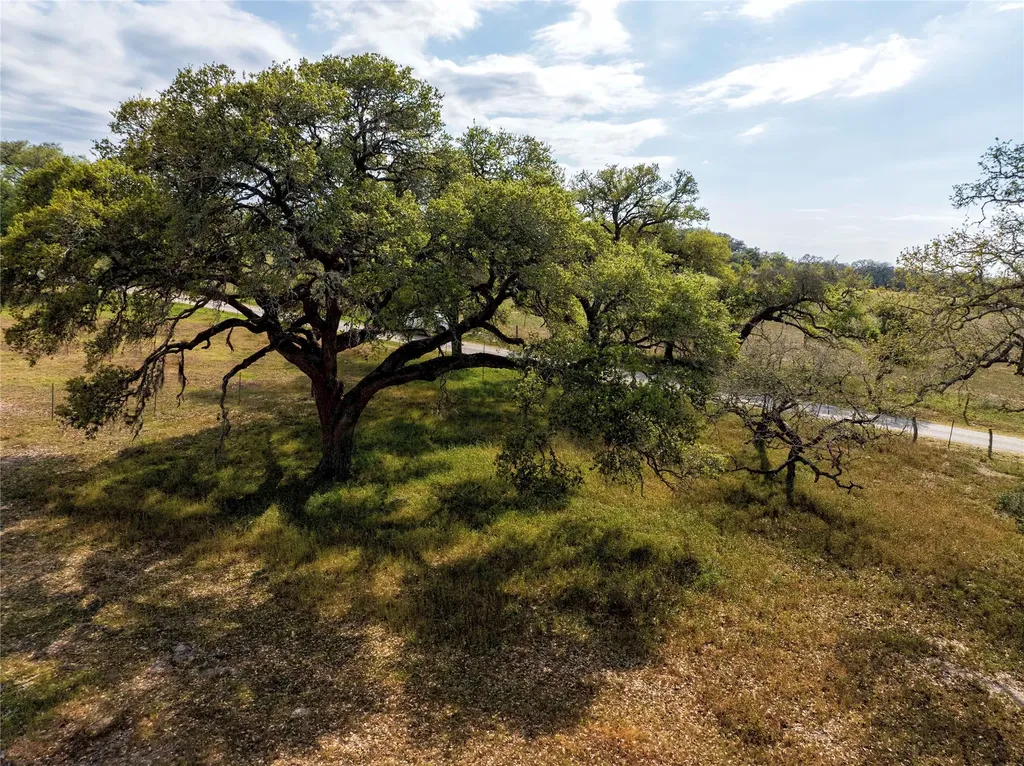 000 County Road 1h Hallettsville TX 77964