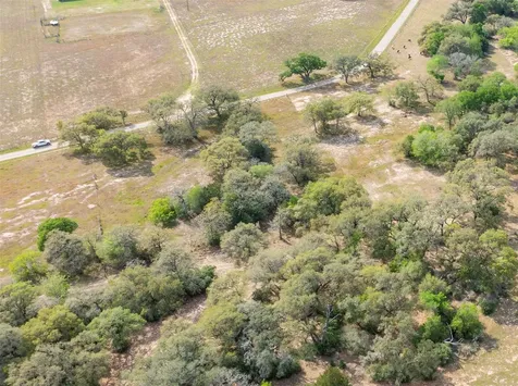 000 County Road 1h Hallettsville TX 77964