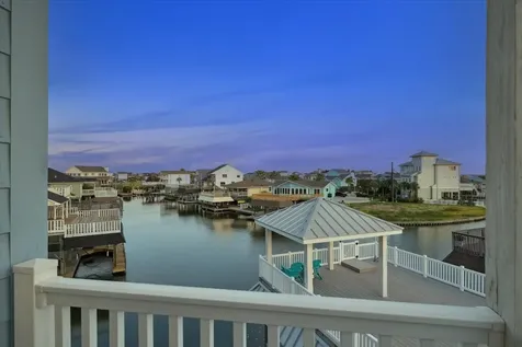 1335 Tiki Drive Tiki Island TX 77554