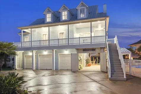 1335 Tiki Drive Tiki Island TX 77554