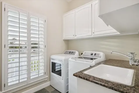 1335 Tiki Drive Tiki Island TX 77554