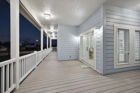 1335 Tiki Drive Tiki Island TX 77554