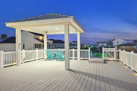 1335 Tiki Drive Tiki Island TX 77554