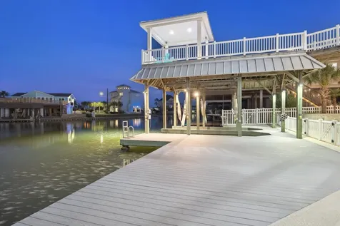 1335 Tiki Drive Tiki Island TX 77554