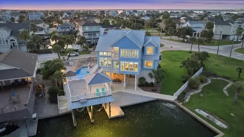1335 Tiki Drive Tiki Island TX 77554
