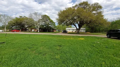 191 Country Oaks Street Brazoria TX 77422