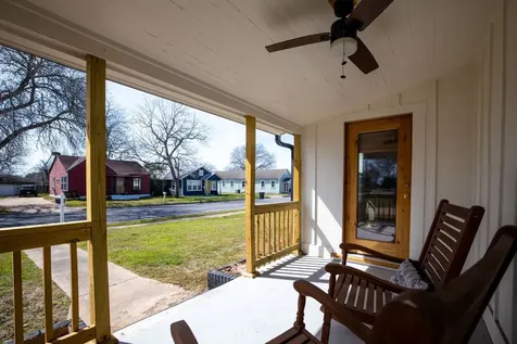 215 Paulus Street Schulenburg TX 78956