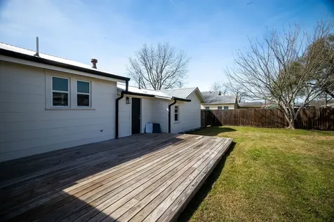 215 Paulus Street Schulenburg TX 78956