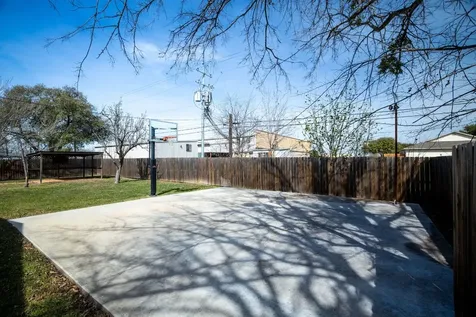 215 Paulus Street Schulenburg TX 78956