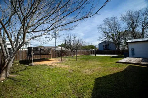 215 Paulus Street Schulenburg TX 78956