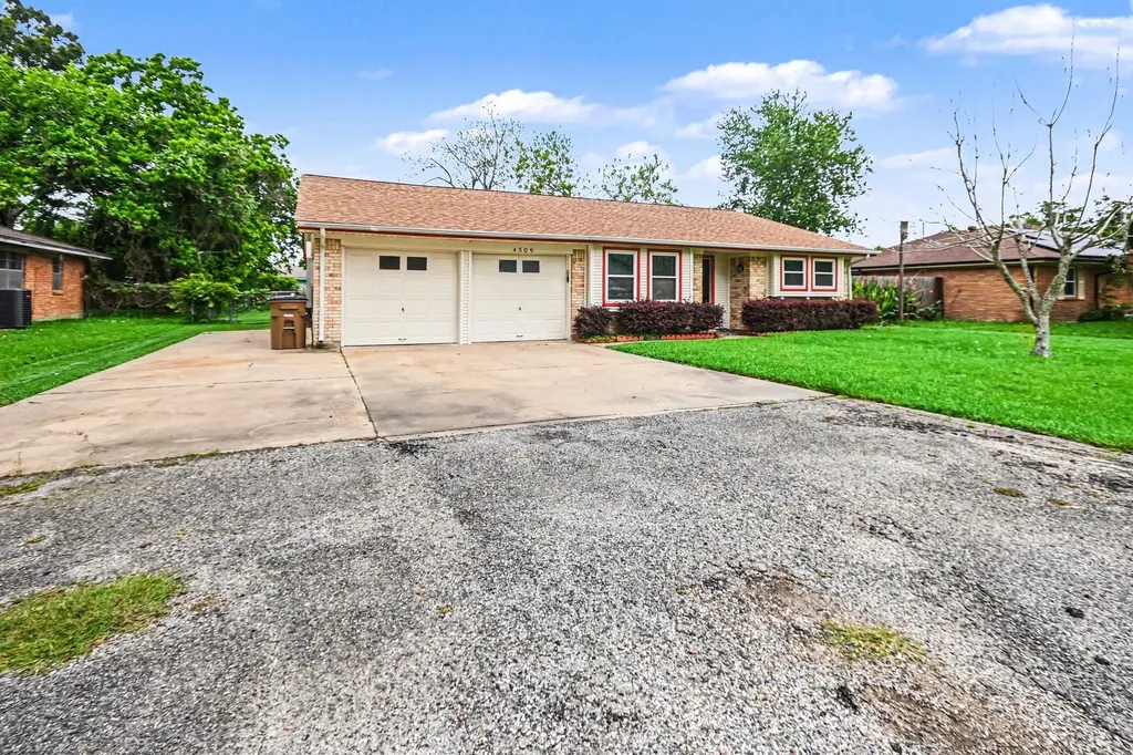4509 37th Street Dickinson TX 77539