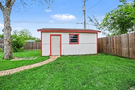 4509 37th Street Dickinson TX 77539